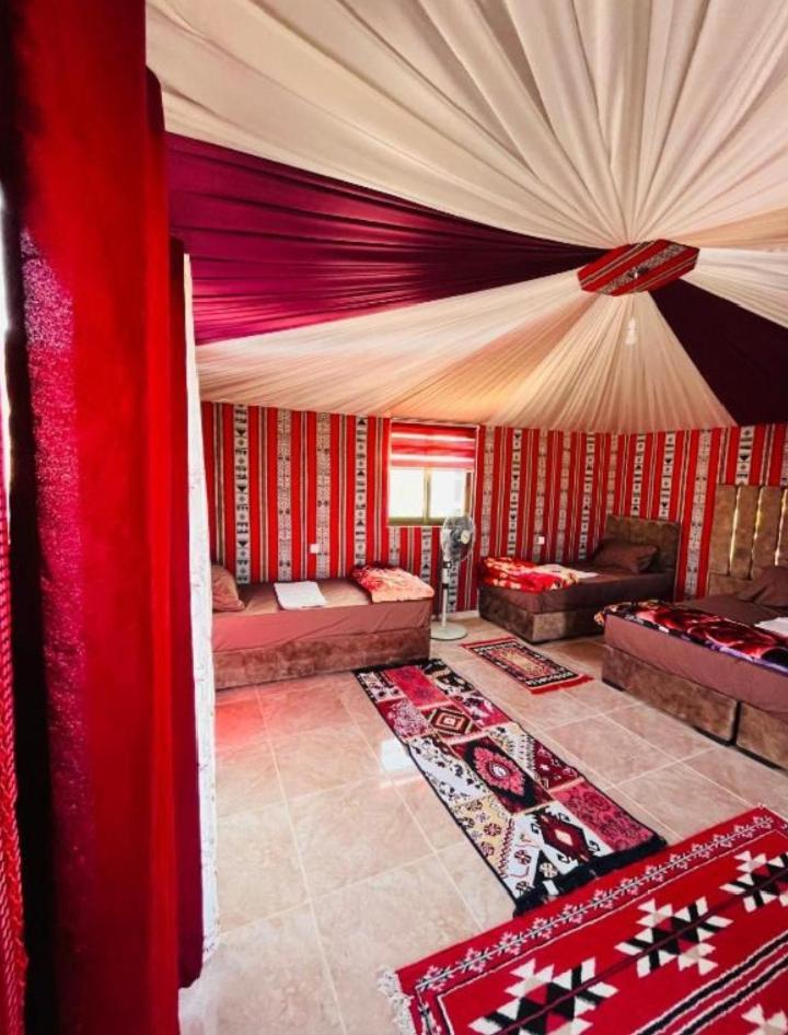 Wadi Rum Camp Stars & Jeep Tour Exterior foto